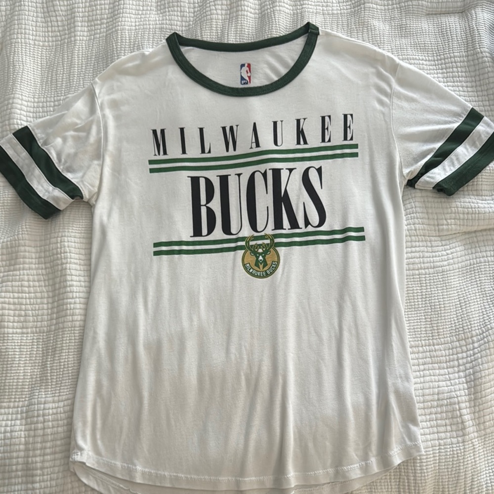 Milwaukee Bucks cool retro T-Shirt